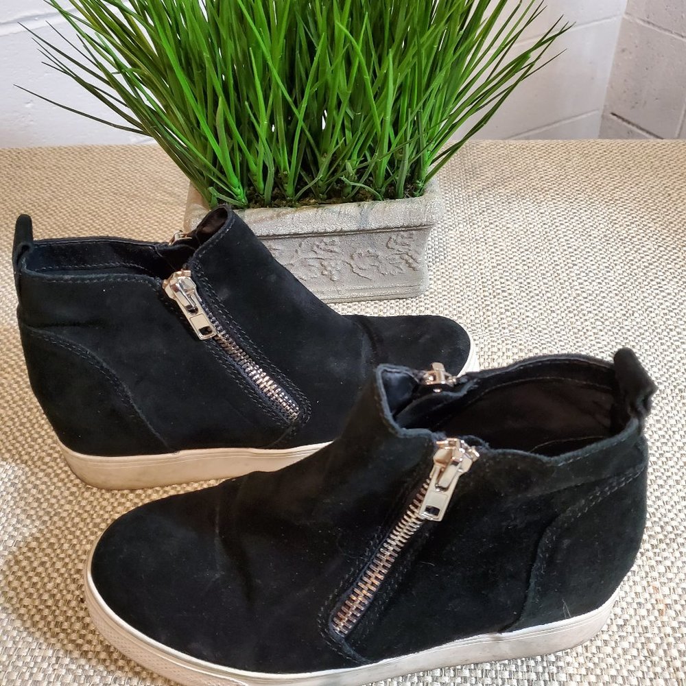 Madden Women's Suede Ankle Zip Sneaker Size 8